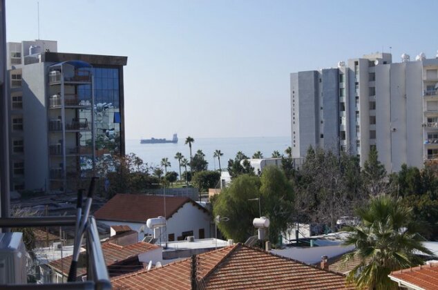 City Center Apartment Limassol - Photo4
