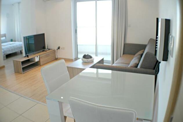 Eden Beach Apartments Limassol - Photo4