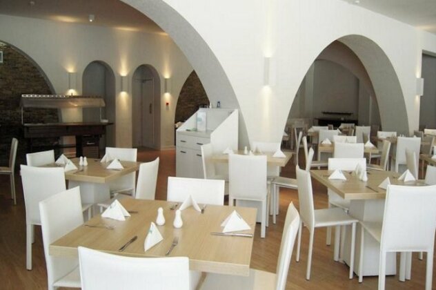 Golden Arches Hotel Limassol - Photo4