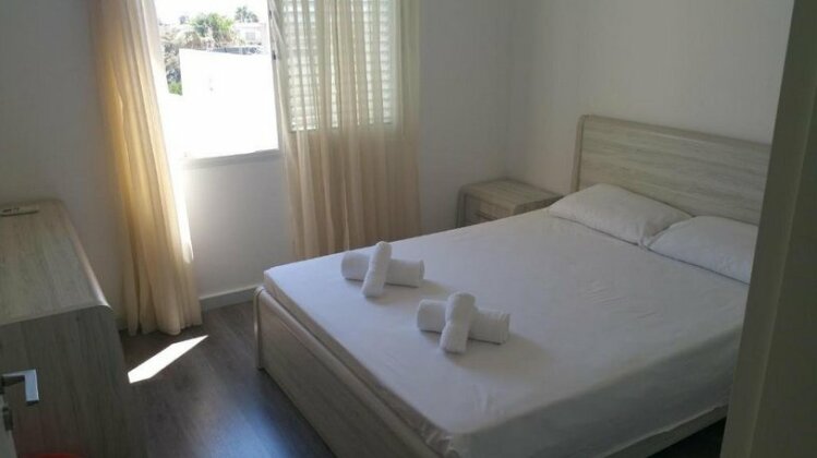 Marina Beach Apts - Photo4
