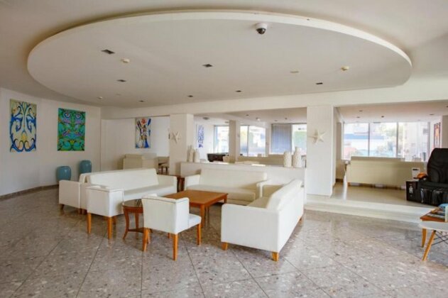 Park Beach Hotel - Photo2