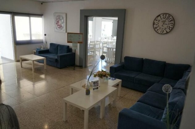 Polyxeni Hotel Apartments - Photo4