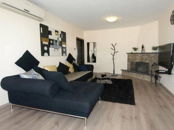 Sea View Apartment Limassol - Photo2