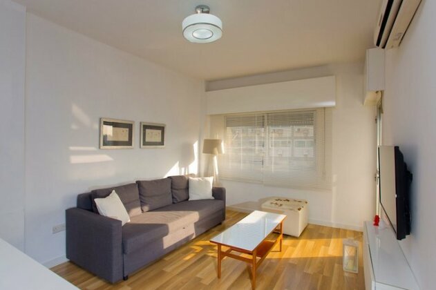 SeaBreeze City Center Flat - Photo2