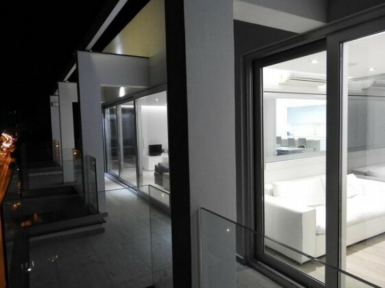 Seafront Penthouse - Photo2