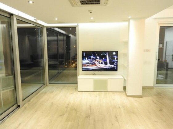 Seafront Penthouse - Photo3