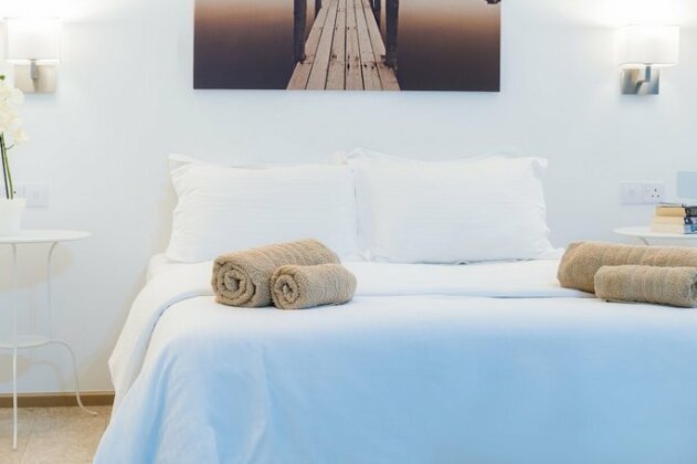 Silver Apartment Limassol - Photo5