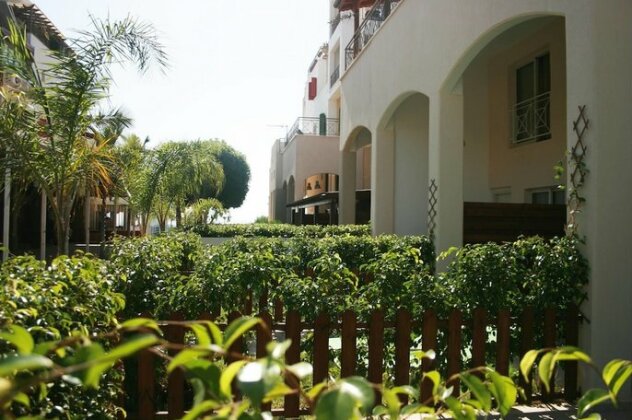 Sunrise Arches Apartments - Photo2