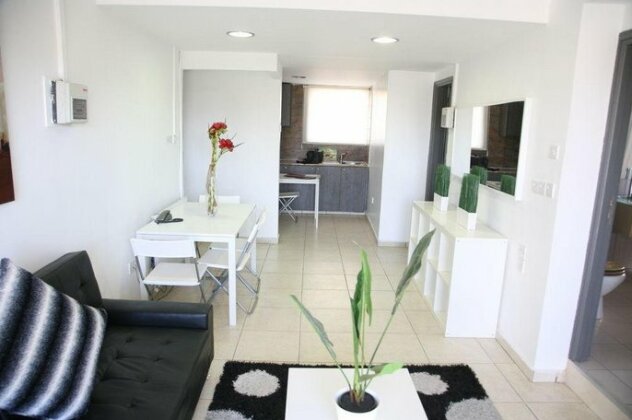 The Palms Hotel Apartments - Photo5