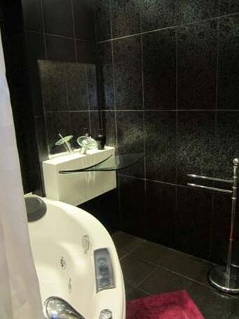 The View Apartments - Photo3