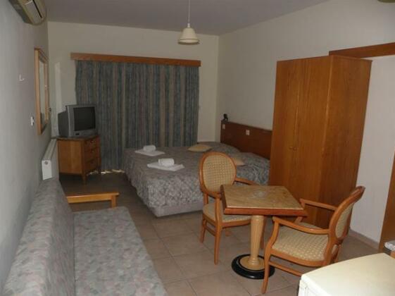 Valana Hotel Apartments - Photo3