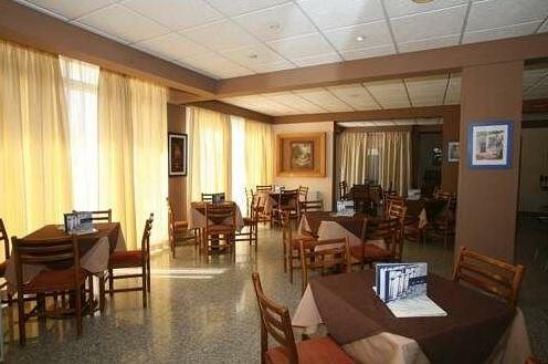 Valana Hotel Apartments - Photo5