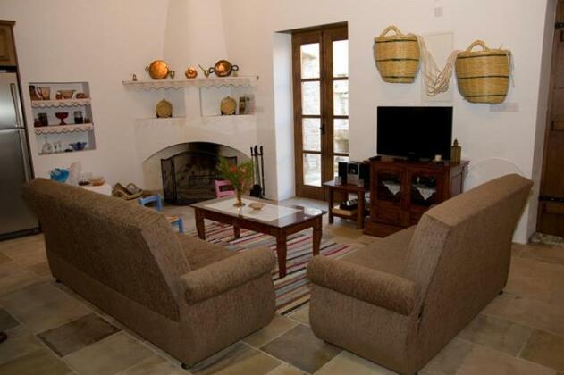 Xenios Cottages - Photo4