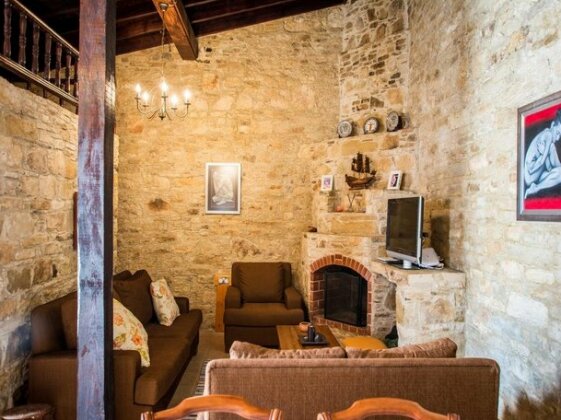 Yorkis Village House - Photo3
