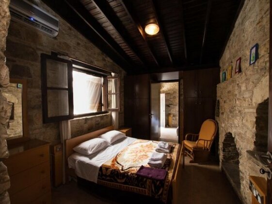 Yorkis Village House - Photo5
