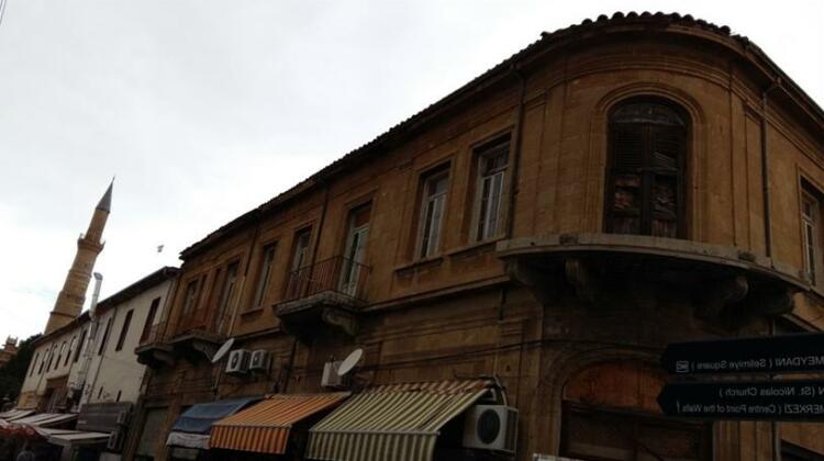 Antik House