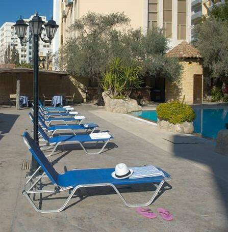 Cleopatra Hotel Nicosia - Photo4