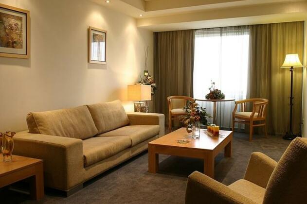 Europa Plaza Hotel - Photo4