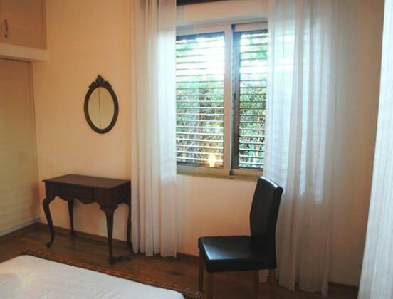 Ficus Tree Apartment - Photo2