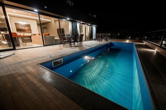 Luxurious Penthouse & Swimming Pool - Photo2