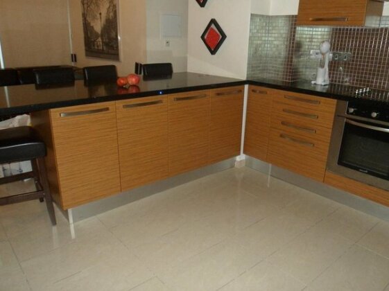 Pioneer Apartments - Photo4