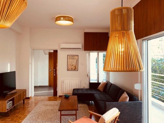 Retro-Modern Luxury Flat in Agios Andreas - Photo4