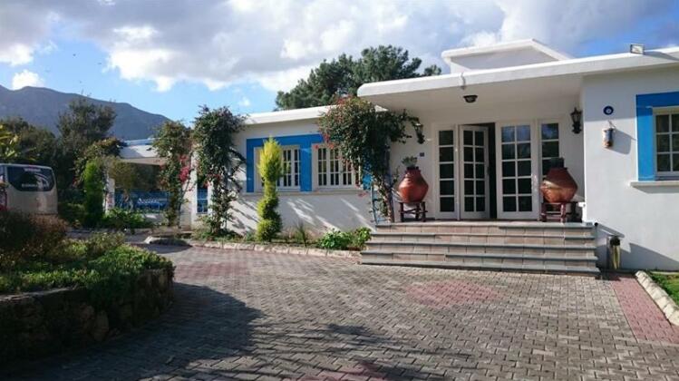 Santoria Holiday Village - Photo2