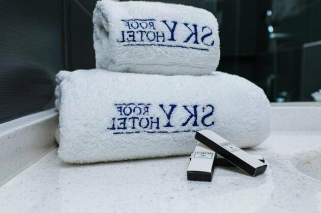 Sky Roof Hotel - Photo4
