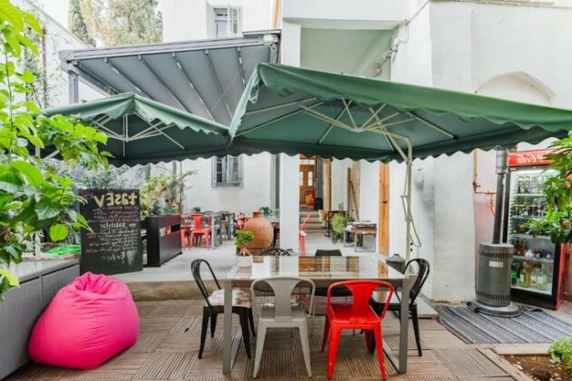 TasEV Guesthouse - Photo3