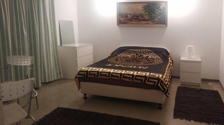Town Center Suites - Photo3
