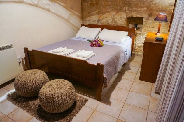 Omodos Village Houses - Photo3