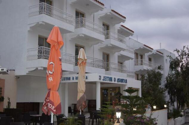 Antonis G Hotel Apartments - Photo4