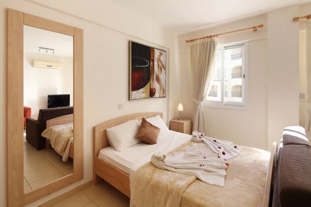 Adamou Gardens - Photo4