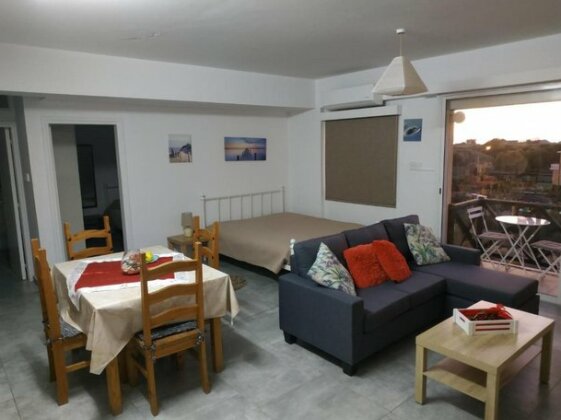 Adonis Apartment Paphos - Photo2
