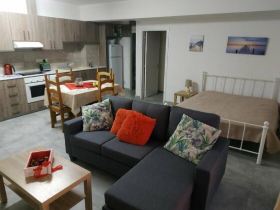 Adonis Apartment Paphos - Photo3