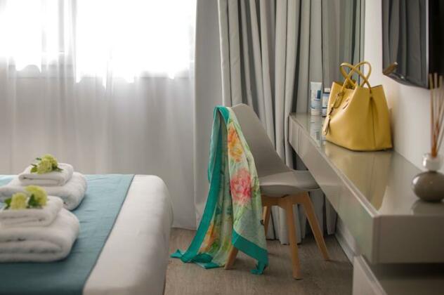 Anemi Hotel & Suites - Photo2