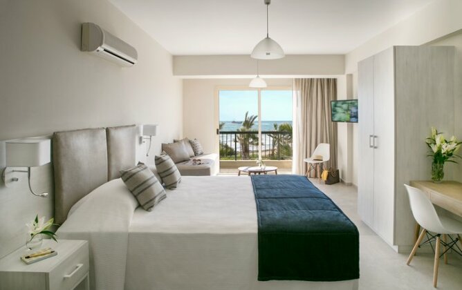 Louis Paphos Breeze - Photo5