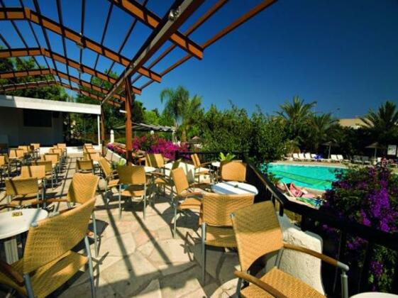Paphos Gardens Holiday Resort - Photo3