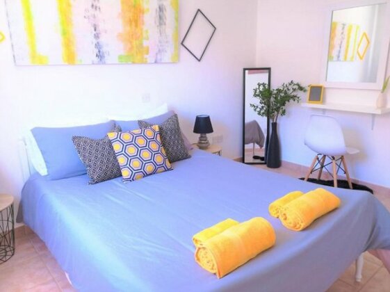 Perfectly Located 2bdr/Pool+Near Beach+Free Wifi - Photo2