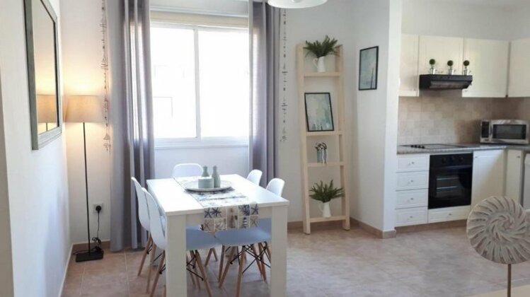 Perfectly Located 2bdr/Pool+Near Beach+Free Wifi - Photo5
