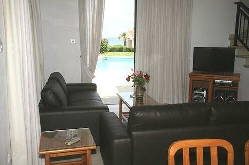 Platzia Beach Villas - Photo4