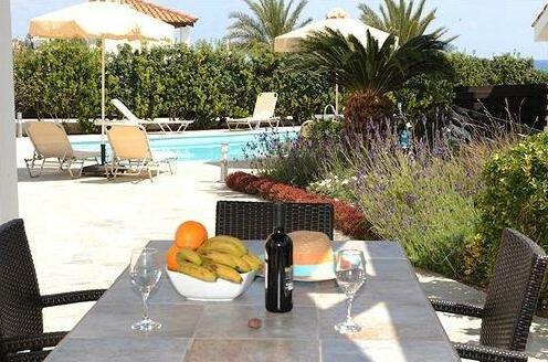 Platzia Beach Villas - Photo5