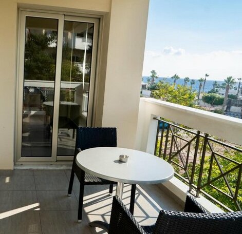 SUN JULZ Apartments on the Beach - Photo3