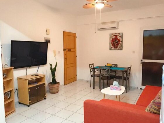 Sunny 1 Bedroom Kato Paphos Apartment - Photo5