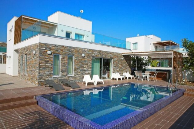 The Luxury Papadakis Villa