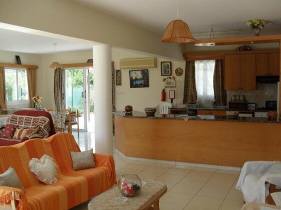 Villa Dora Paphos - Photo4