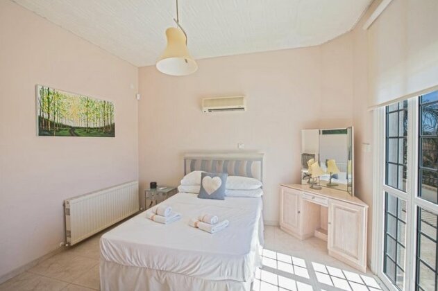 Papas Family Villa - Photo5