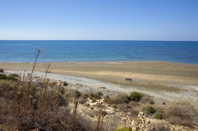 Faros BeachFront Villa - Photo5