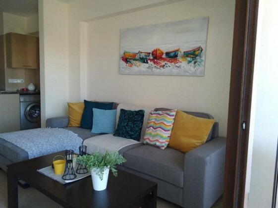 'The Yellow In Pervolia' - Photo4