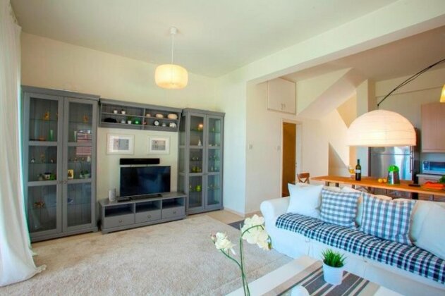Villa by the Beach in Larnaca - Photo2
